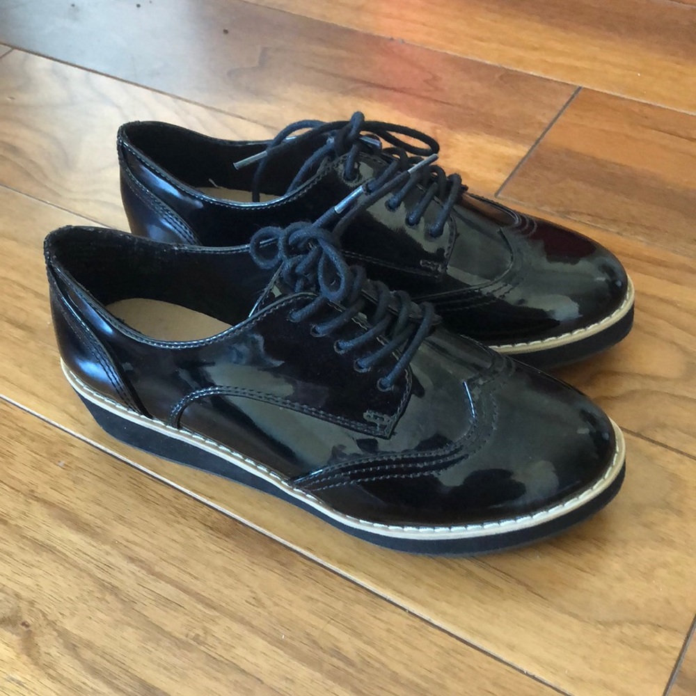 Black shoes